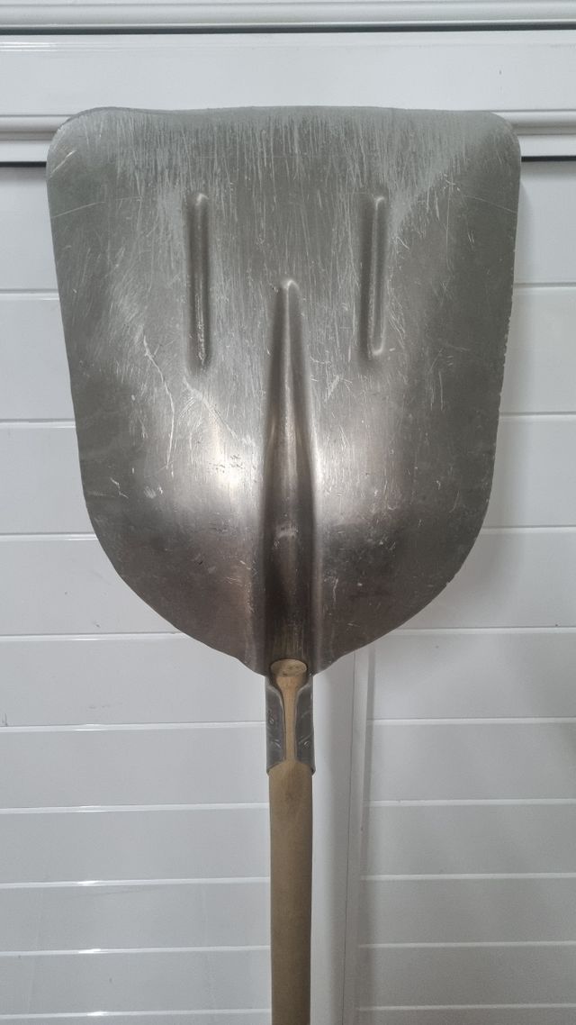 Pala para nieve de aluminio
