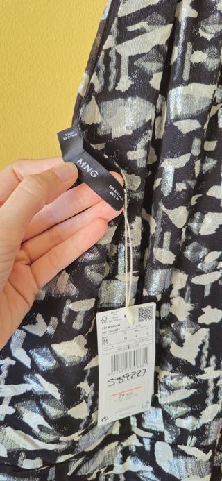 Top hombro descubierto negro estampado (Mango)