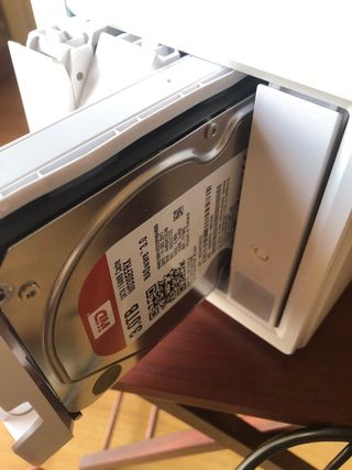 NAS QNAP TS-x31K 4 bahías + 4 discos 14TB