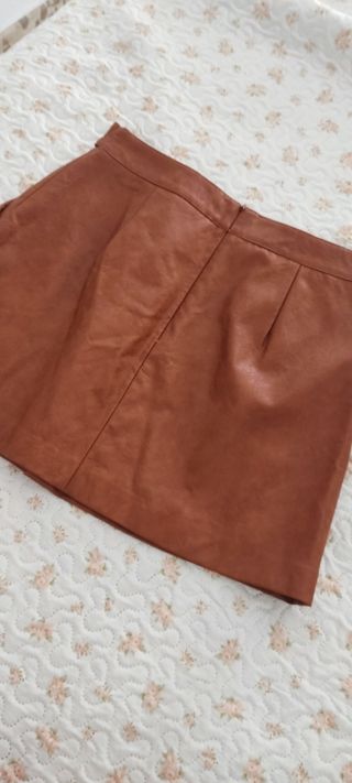 Falda Zara efecto piel Talla L