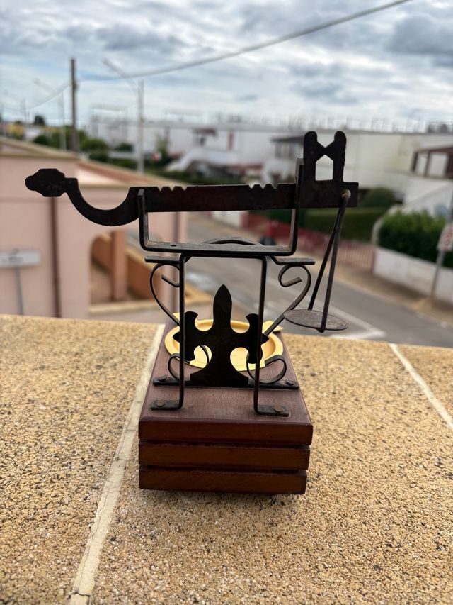 Posacenere vintage design bilancia