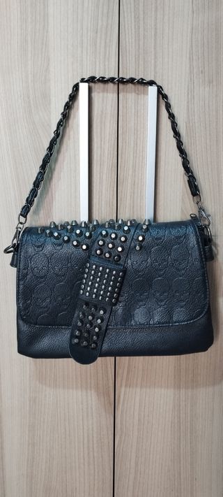 Bolso Negro Calaveras Tachuelas