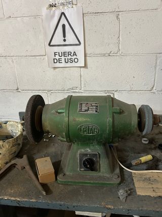Esmeriladora de banco Letag