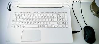 Ordenador portátil Toshiba Satellite blanco