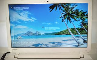 Ordenador portátil Toshiba Satellite blanco