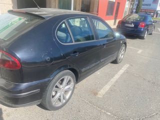se vende SEAT Leon 2001 