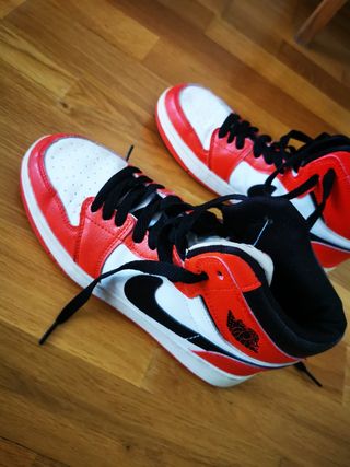 Zapatillas t39
 Nike Jordan niño T.39