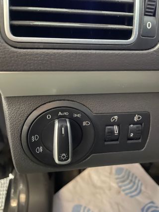 Volkswagen Touran 1.6TDI 105cv Advance Bluemotion