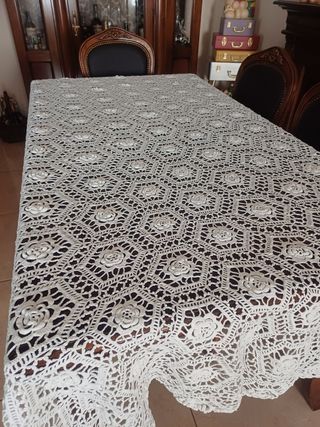 Copritavolo uncinetto vintage fatto a mano