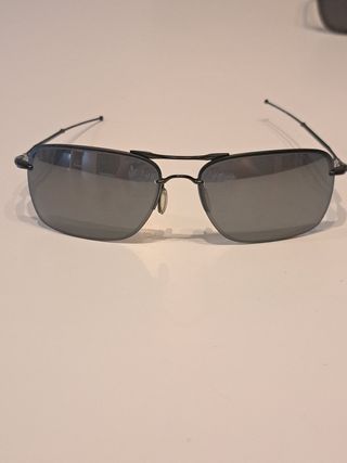 Gafas de sol caballero grises y plateadas