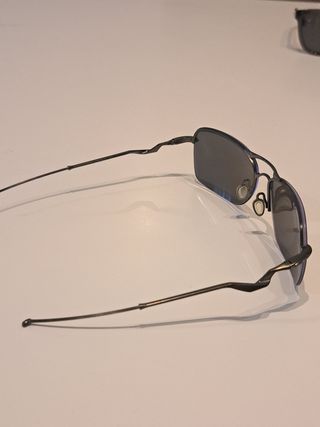 Gafas de sol caballero grises y plateadas