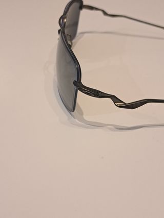 Gafas de sol caballero grises y plateadas