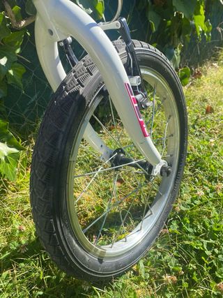 Bicicleta infantil Megamo 16 blanca y rosa