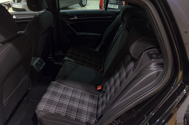 Volkswagen Golf 2.0TDI CR BMT GTD DSG 184