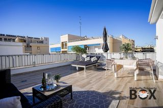Ático en venta en Playa de la Fontanilla en Marbella