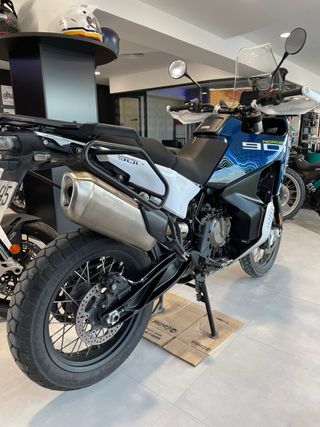 Husqvarna Norden 901 Expedition
