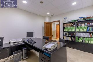 Oficina en venta en Pajaritos - Plaza de Toros en Granada