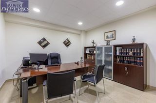 Oficina en venta en Pajaritos - Plaza de Toros en Granada