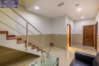 Oficina en venta en Pajaritos - Plaza de Toros en Granada