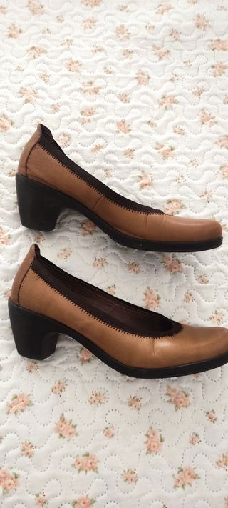 Zapatos de tacón marrones talla 38