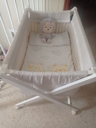 Mini cuna madera blanca con vestidura