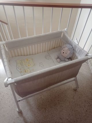 Mini cuna madera blanca con vestidura
