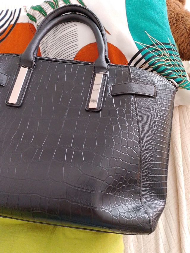 Bolsos negros Simil cuero negros