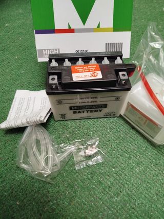 Batería YB4LB NUEVA Zip NRG Typhoon Aerox Neos BWS