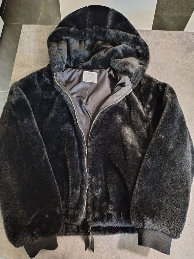 Eco pelliccia nera Bershka S