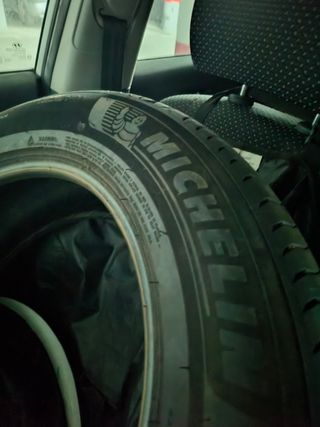 4x Michelin 215/65 R17 103V Neumáticos