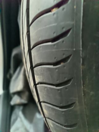 4x Michelin 215/65 R17 103V Neumáticos