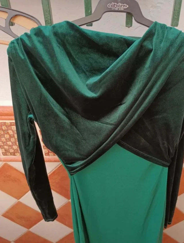 Vestido midi verde elegante