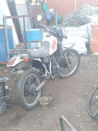 Moto Yamaha DT 125