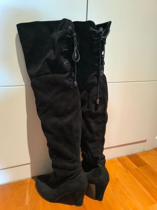 Botas altas de chica negras