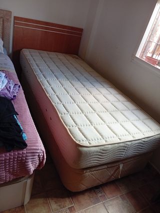 Cama completa de tela con cajón, colchón y cabecer