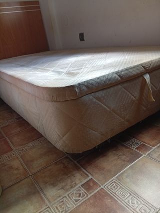 Cama completa de tela con cajón, colchón y cabecer