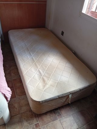 Cama completa de tela con cajón, colchón y cabecer