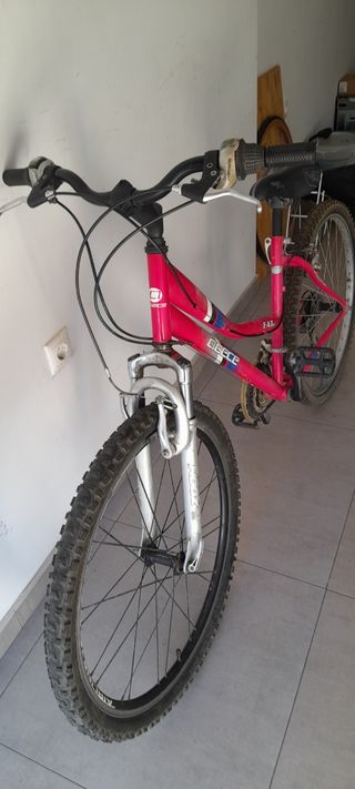 Bicicleta de montaña de 26 pulgadas talla M