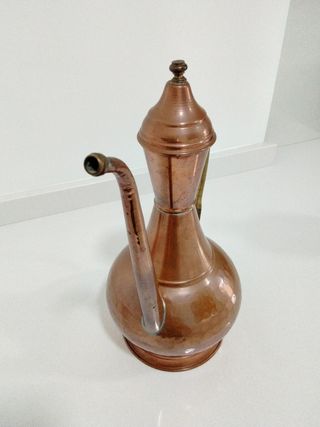 Jarra cobre y bronce con tapa y asa