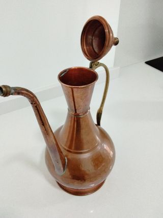 Jarra cobre y bronce con tapa y asa