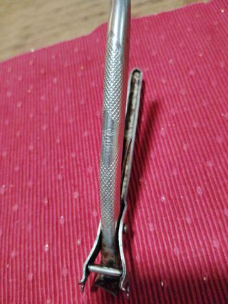 Abrelatas de tenaza cromado antiguo Gaika
