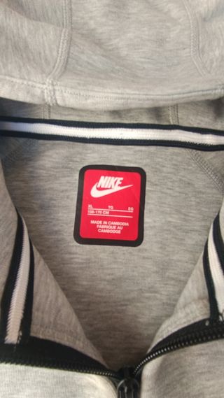 Chaqueta Nike Tech