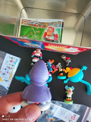 Maqueta Coche Carreras Clementoni + Figuras Kinder