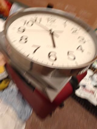 Reloj Festina Pared Blanco y Plateado
30cm×4'5 cm.