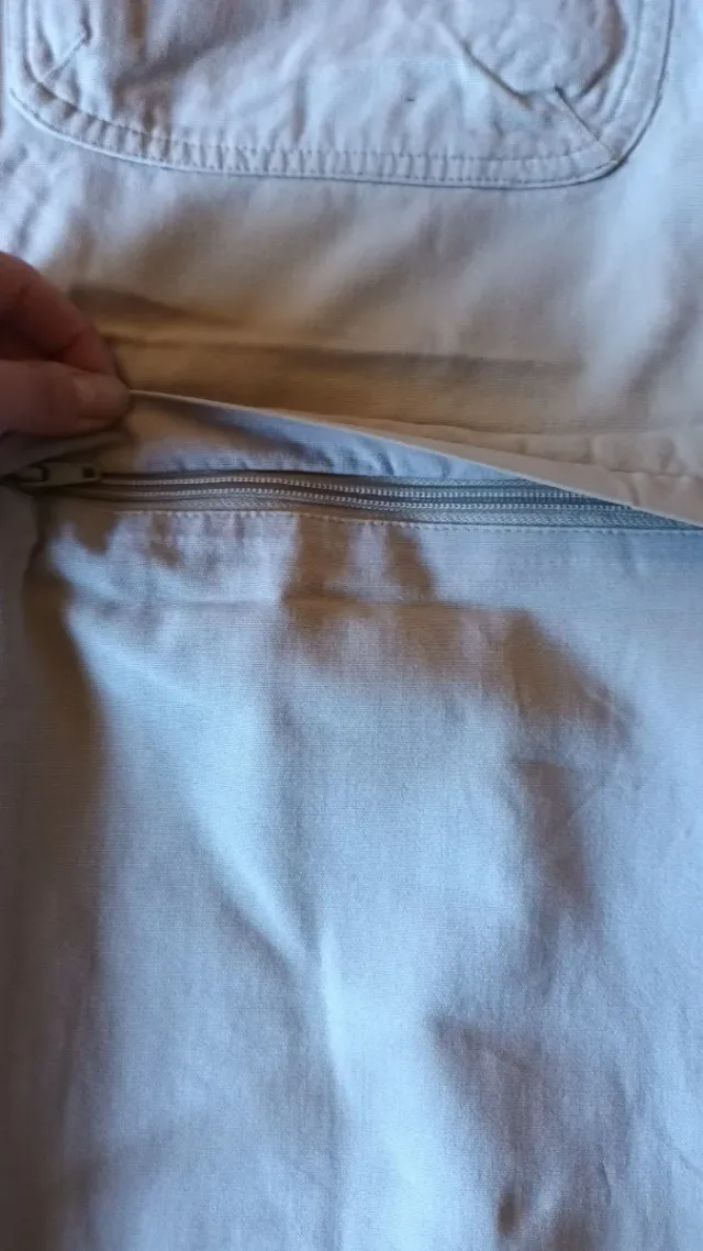 Pantalón beige convertible talla 38