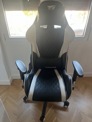 Silla Gaming ThunderX3 Negra y Blanca