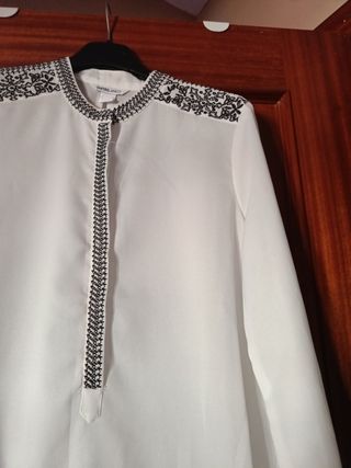 Blusa blanca bordada mujer