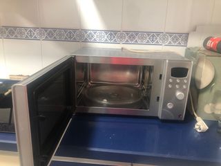 Microondas Atrom plateado