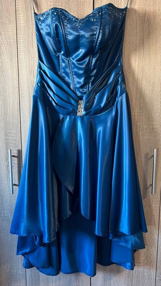Elegante vestido de fiesta azul