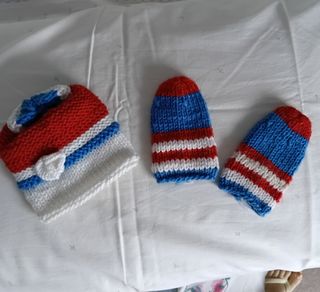 Set cuffietta e moffole in lana